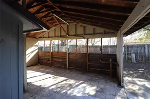 908 Rolling Meadows Dr, Arlington, TX 76015 - Photo 13