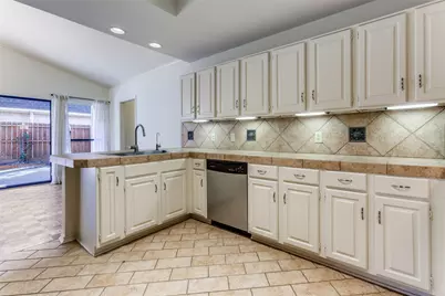 2830 Prescott Drive, Carrollton, TX 75006 - Photo 13