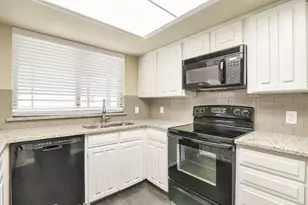 1808 Overbrook Dr, Arlington, TX 76014 - Photo 7