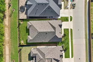 808 Bluestem Dr, Aubrey, TX 76227 - Photo 35