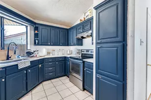 1415 Colonnade Dr, Arlington, TX 76018 - Photo 9