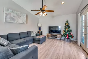 1415 Colonnade Dr, Arlington, TX 76018 - Photo 5