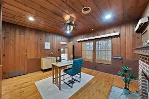 5000 Meadowbrook Dr, Fort Worth, TX 76103 - Photo 9