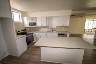 904 Dee Ln, Bedford, TX 76022 - Photo 9