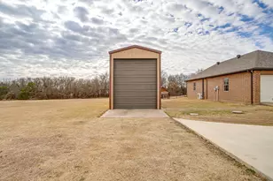 3303 Farm Land Ct, Granbury, TX 76048 - Photo 35