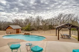 3303 Farm Land Ct, Granbury, TX 76048 - Photo 29