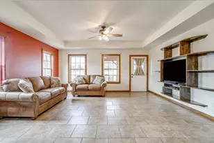 3303 Farm Land Ct, Granbury, TX 76048 - Photo 5