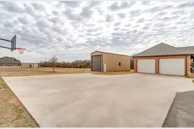 3303 Farm Land Court, Granbury, TX 76048 - Photo 39