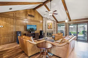 1229 Stonewall St, Garland, TX 75043 - Photo 3