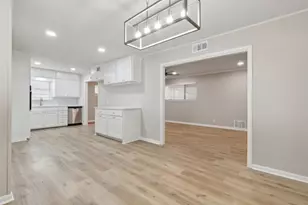 1407 Robin Dr, Sherman, TX 75092 - Photo 9