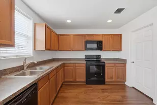 1333 Gayle St, Burleson, TX 76028 - Photo 5