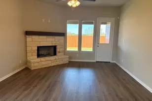 1229 Sabine River Ln, Springtown, TX 76082 - Photo 5