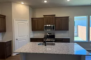 1229 Sabine River Ln, Springtown, TX 76082 - Photo 3