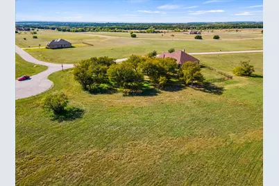 6604 Gleneagle Court, Cleburne, TX 76033 - Photo 9
