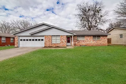 1108 Davis Street, Cleburne, TX 76033 - Photo 1