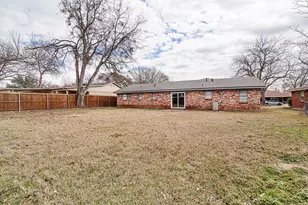 1108 Davis St, Cleburne, TX 76033 - Photo 27
