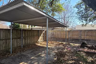 10546 Mapleridge Dr, Dallas, TX 75238 - Photo 13