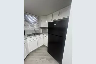 7501 Chesterfield Drive, Dallas, TX 75237 - Photo 9