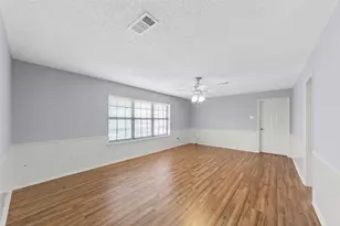 2827 Cross Timbers Dr, Irving, TX 75060 - Photo 9