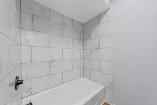 2827 Cross Timbers Dr, Irving, TX 75060 - Photo 19