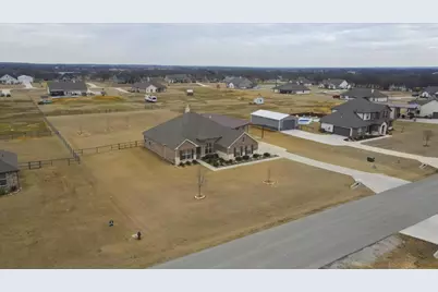 161 Chester Road, Springtown, TX 76082 - Photo 35