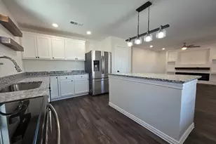 924 E Titus St, Mexia, TX 76667 - Photo 5