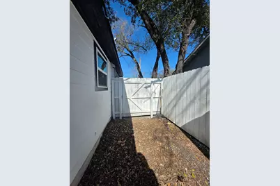 924 E Titus Street, Mexia, TX 76667 - Photo 25