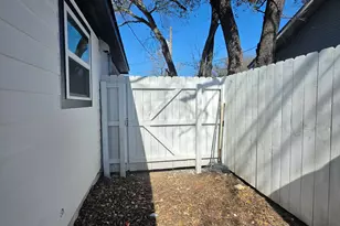 924 E Titus St, Mexia, TX 76667 - Photo 25