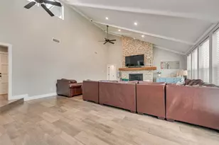 126 Forest Brook St, Oak Leaf, TX 75154 - Photo 9