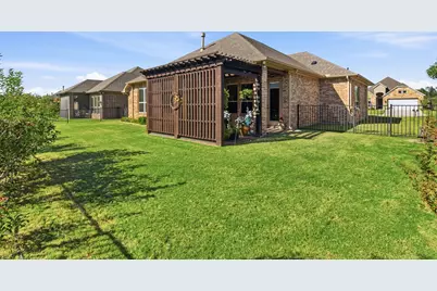 2038 Clive Drive, Granbury, TX 76048 - Photo 31