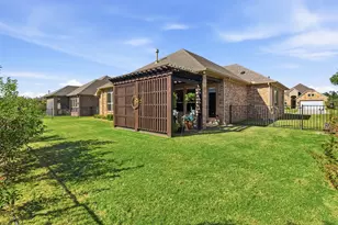 2038 Clive Dr, Granbury, TX 76048 - Photo 27