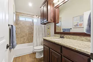 2038 Clive Dr, Granbury, TX 76048 - Photo 7