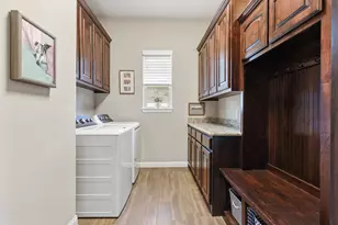 2038 Clive Dr, Granbury, TX 76048 - Photo 11