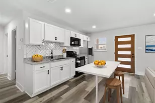 610 Stonewall Dr, Euless, TX 76039 - Photo 9