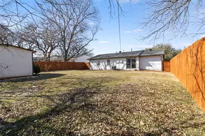 610 Stonewall Drive, Euless, TX 76039 - Photo 5