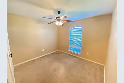 132 Hedgerow Lane, Lewisville, TX 75057 - Photo 13