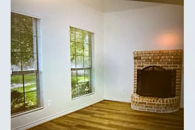 322 W Anderson Street #100, Weatherford, TX 76086 - Photo 3