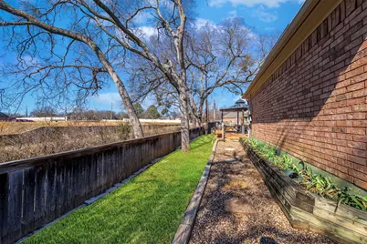 8525 Castle Creek Road, North Richland Hills, TX 76182 - Photo 37