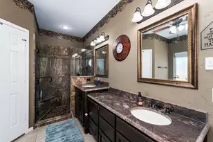 8525 Castle Creek Rd, North Richland Hills, TX 76182 - Photo 31