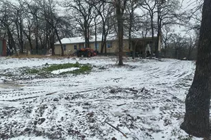 3621 Gary St, Cleburne, TX 76031 - Photo 3