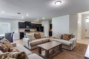 553 Vickie St, Crowley, TX 76036 - Photo 5