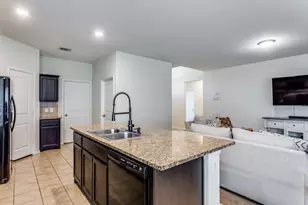 553 Vickie St, Crowley, TX 76036 - Photo 13