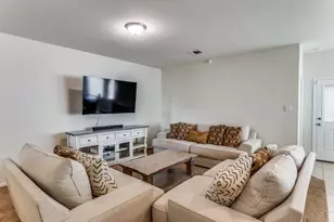 553 Vickie St, Crowley, TX 76036 - Photo 7