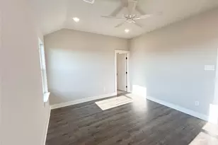 913 Cooksey Ct, Grandview, TX 76050 - Photo 11