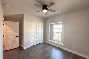 913 Cooksey Ct, Grandview, TX 76050 - Photo 5