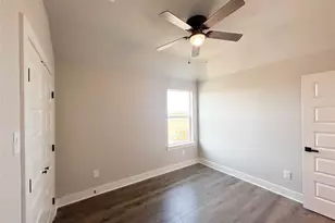 913 Cooksey Ct, Grandview, TX 76050 - Photo 9