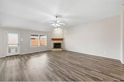 528 Bretts Way, Burleson, TX 76028 - Photo 7