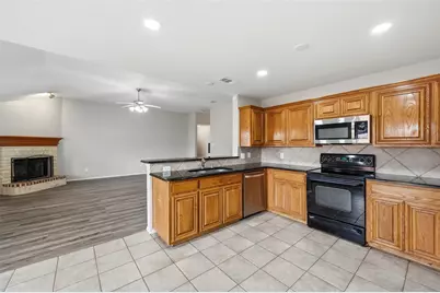 528 Bretts Way, Burleson, TX 76028 - Photo 11