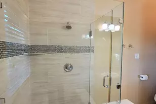 9807 Sunrise Ct, Irving, TX 75063 - Photo 17