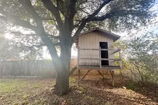 2641 Arlington Ln, Lancaster, TX 75134 - Photo 3